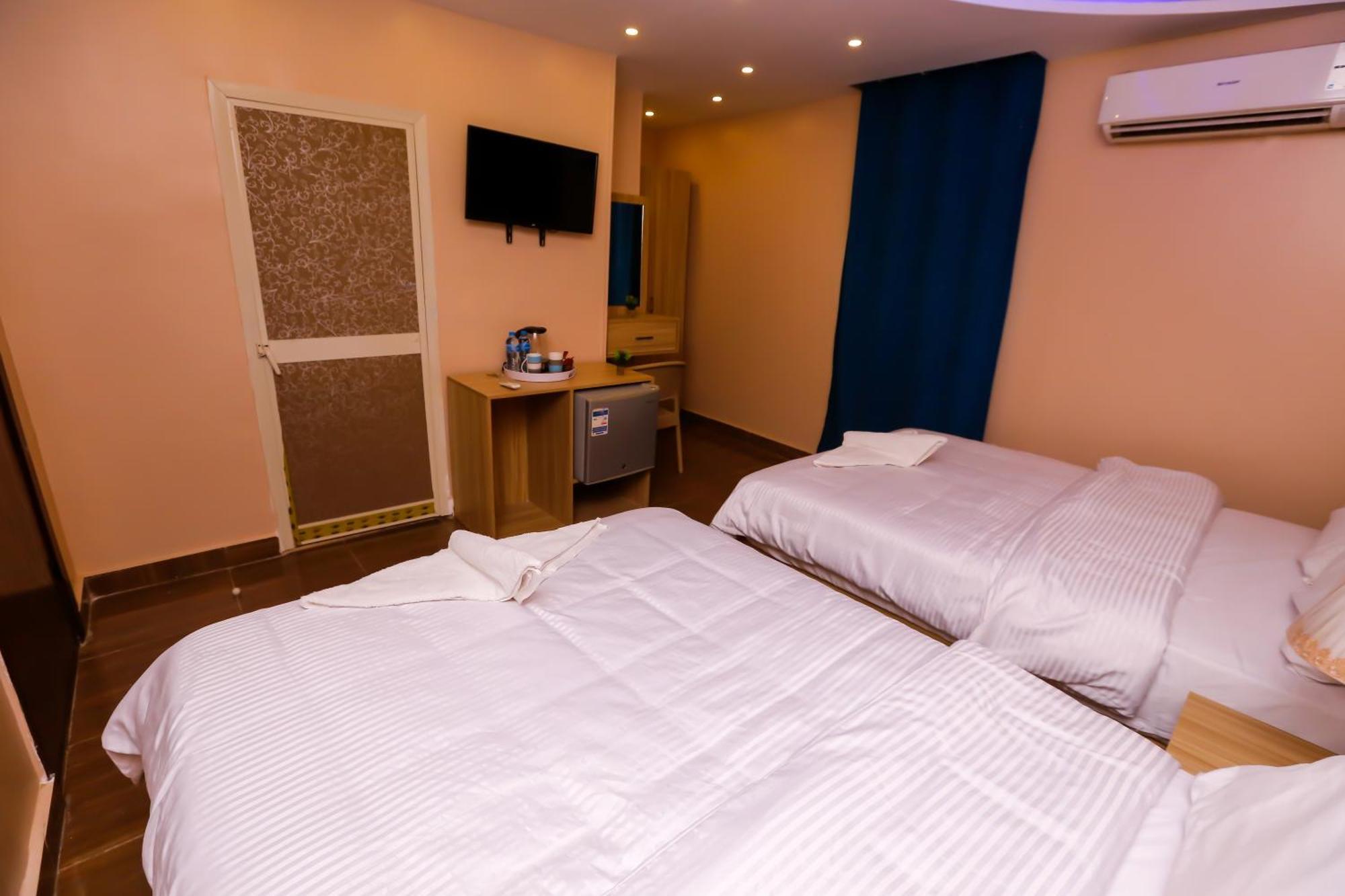 Pyramids Express View Hotel Kafret el-Gabal Dış mekan fotoğraf