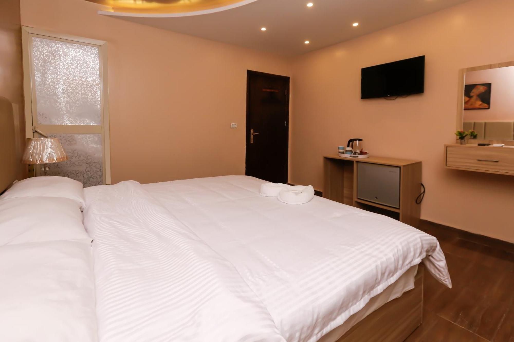 Pyramids Express View Hotel Kafret el-Gabal Dış mekan fotoğraf