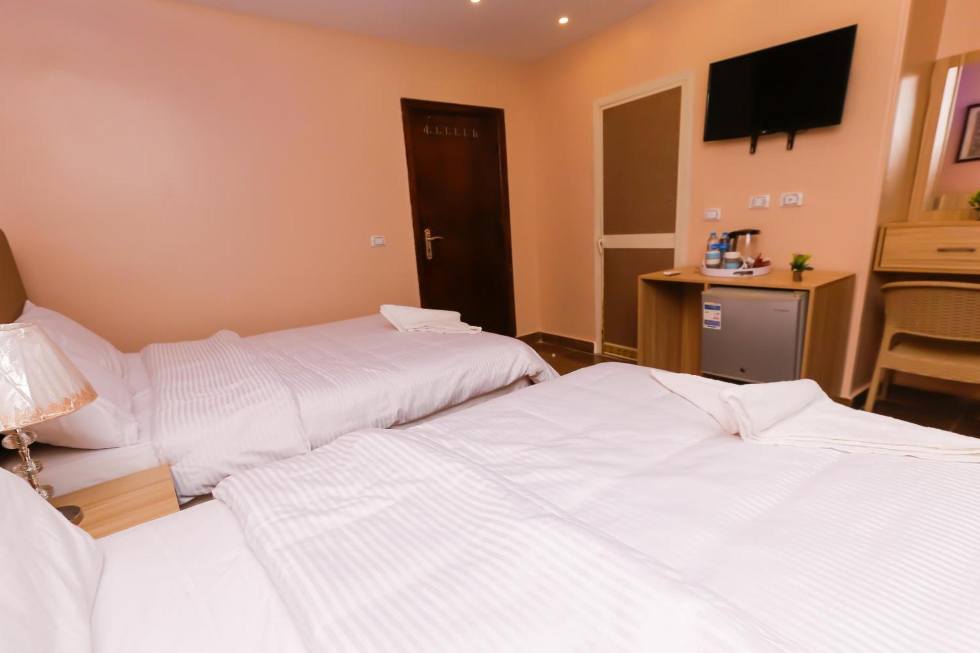 Pyramids Express View Hotel Kafret el-Gabal Dış mekan fotoğraf